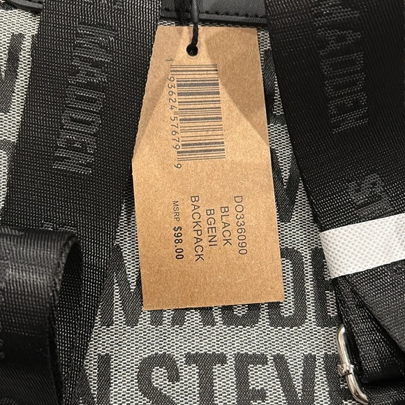 Steve Madden backpack & matching pouch - 2pc Retail $98 - Picture 9 of 9